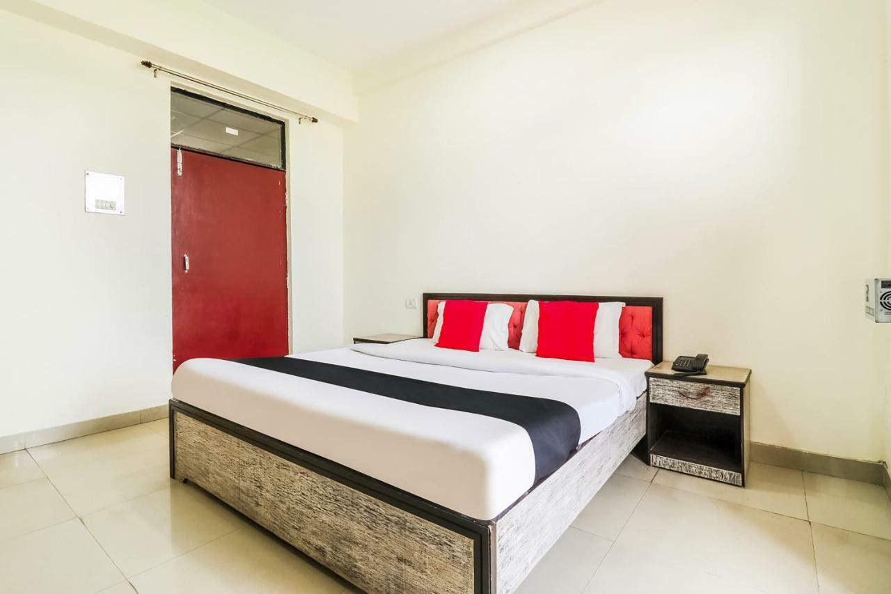 Capital O 60233 Brij Ki Rasoi Deluxe Hotel Lucknow Eksteriør billede