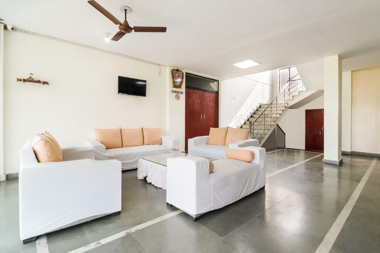 Capital O 60233 Brij Ki Rasoi Deluxe Hotel Lucknow Eksteriør billede