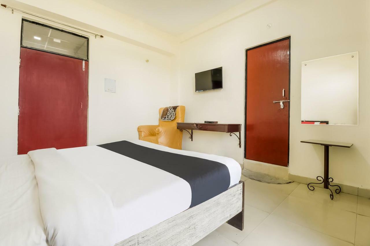 Capital O 60233 Brij Ki Rasoi Deluxe Hotel Lucknow Eksteriør billede