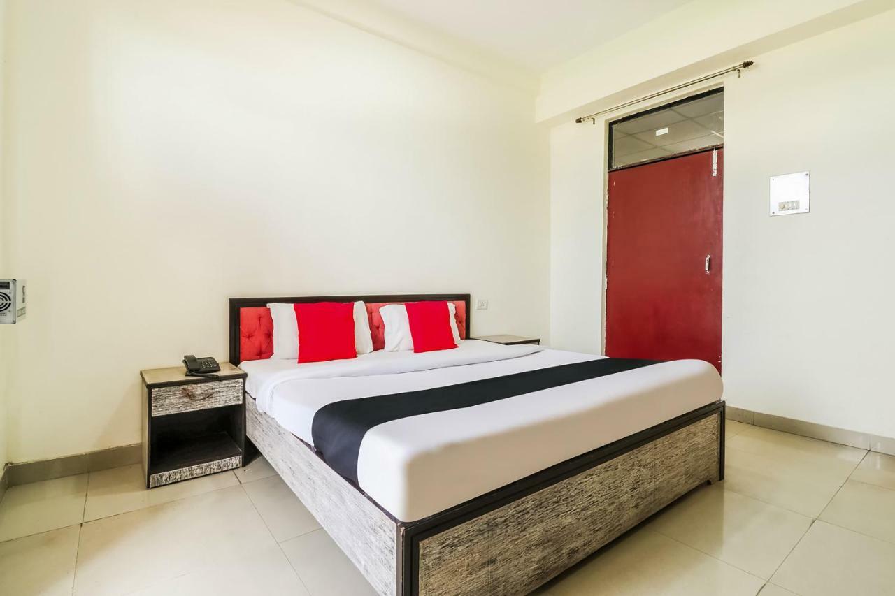Capital O 60233 Brij Ki Rasoi Deluxe Hotel Lucknow Eksteriør billede