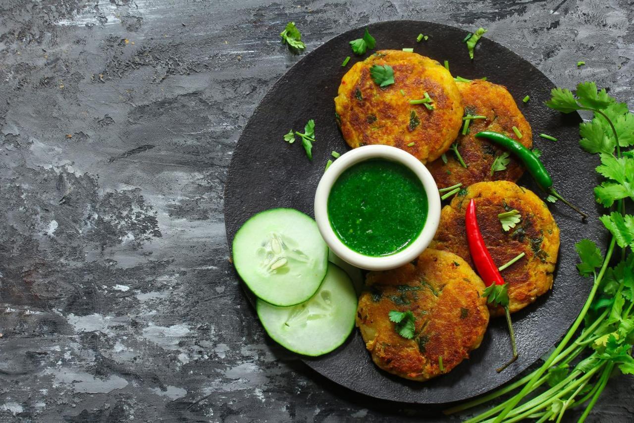 Capital O 60233 Brij Ki Rasoi Deluxe Hotel Lucknow Eksteriør billede